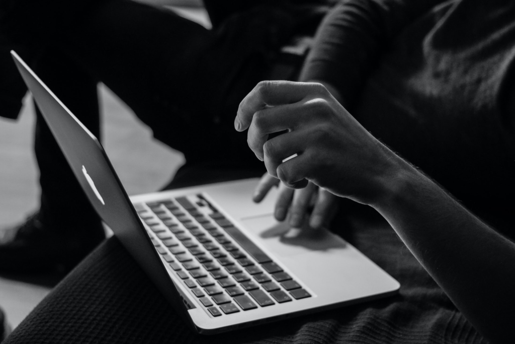 Facebook Groups for Bloggers: The #1 Networking Goldmine You're Missing 3 facebook groups for bloggers