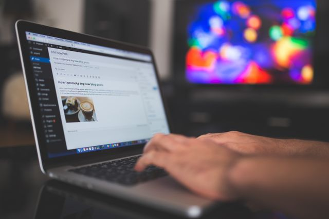 how to structure your first 10 blog posts