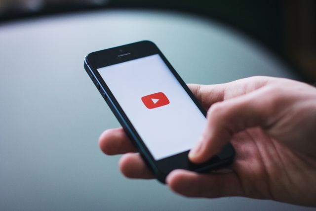 how to place affilate links on YouTube